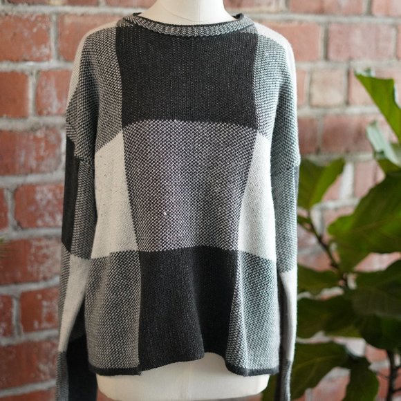 Mod Black White Checkered Sweater - Picture 1 of 2